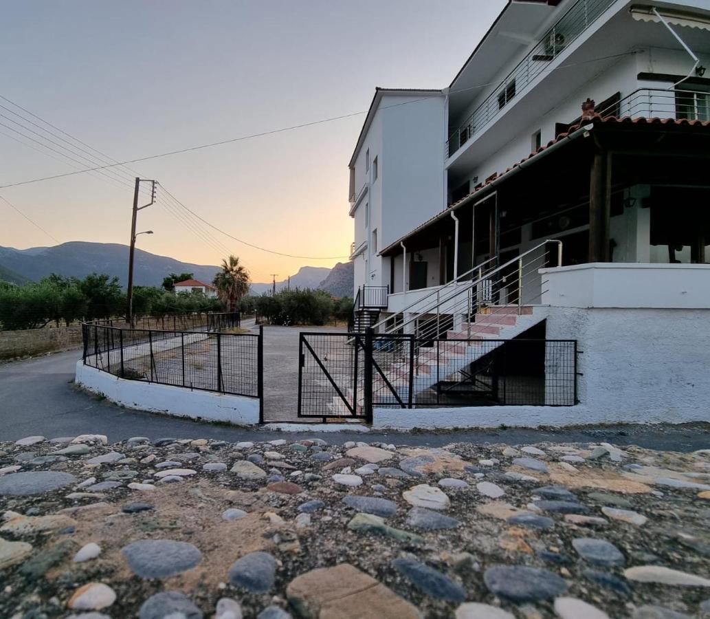 Thassa Beach Apartment No1 Leonídion Dış mekan fotoğraf