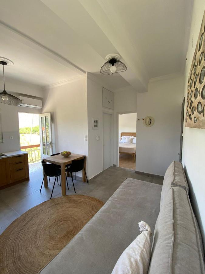 Thassa Beach Apartment No1 Leonídion Dış mekan fotoğraf
